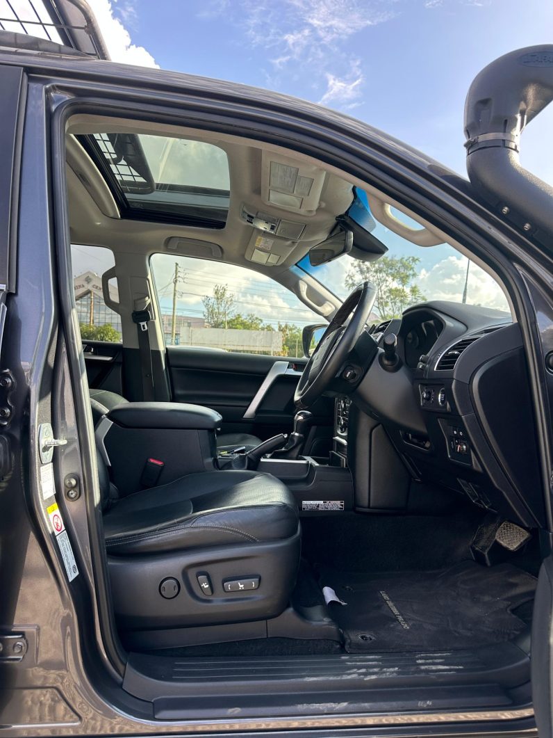 
								Toyota LandCruiser Prado Kakadu full									