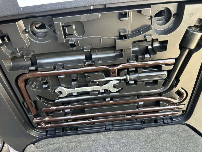 
								Toyota LandCruiser Prado Kakadu full									