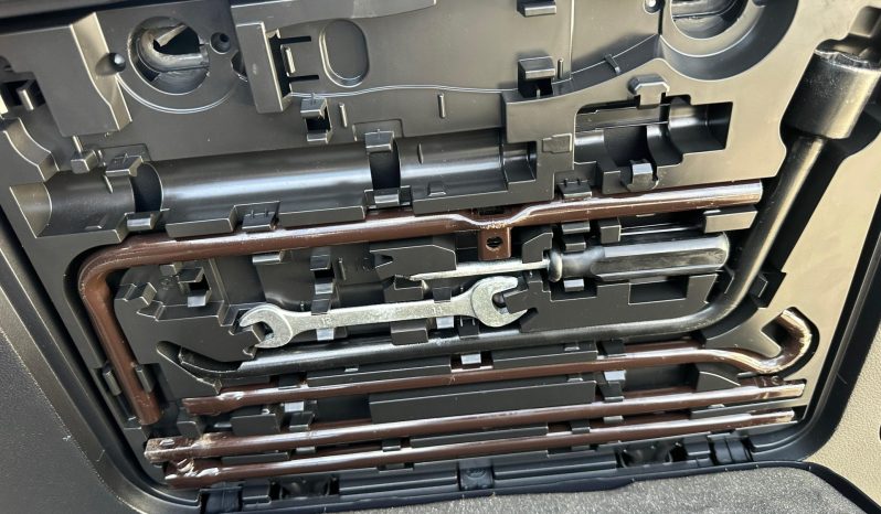 
								Toyota LandCruiser Prado Kakadu full									