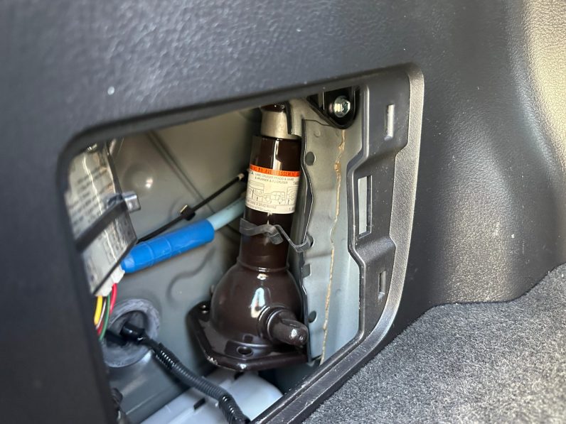 
								Toyota LandCruiser Prado Kakadu full									