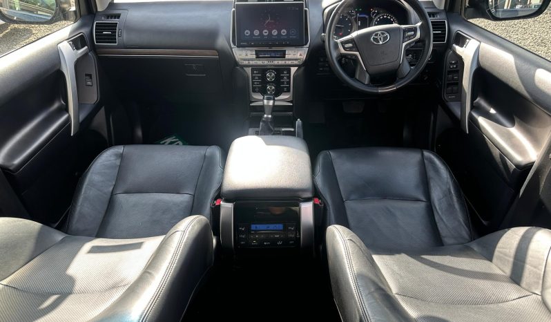 
								Toyota LandCruiser Prado Kakadu full									