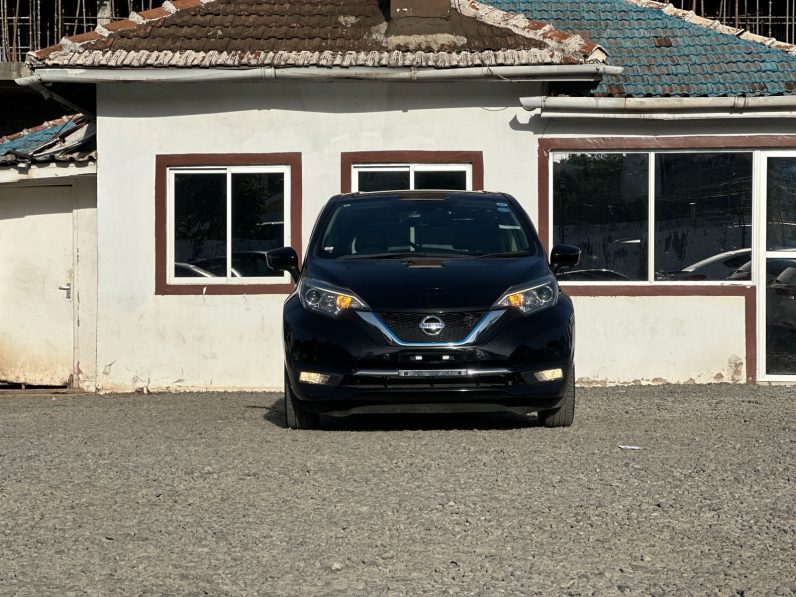 
								Nissan Note E-power full									