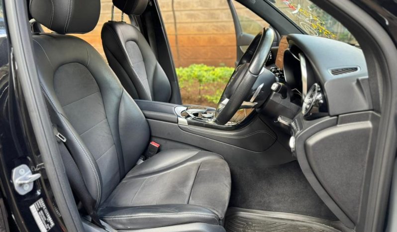 
								Mercedes Benz GLC 200 full									