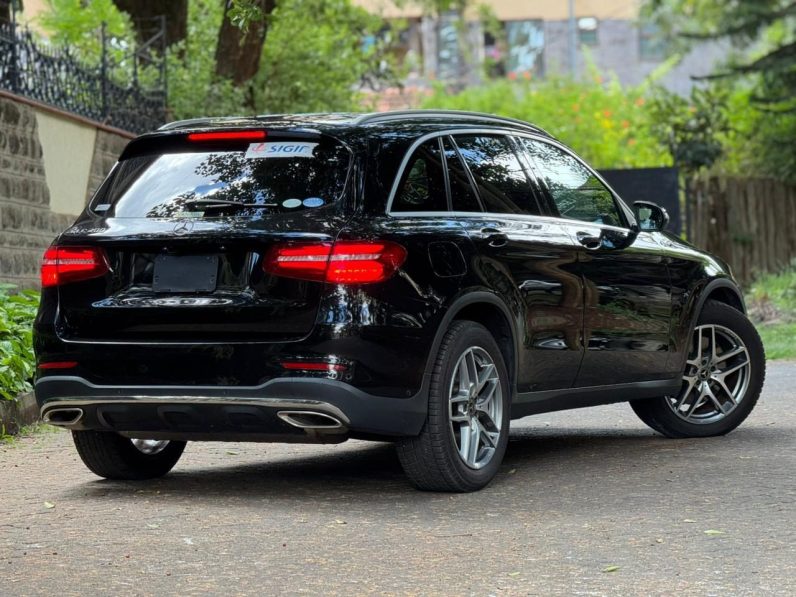 
								Mercedes Benz GLC 200 full									