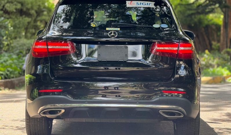 
								Mercedes Benz GLC 200 full									