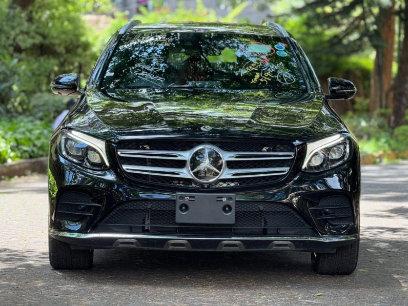 
								Mercedes Benz GLC 200 full									