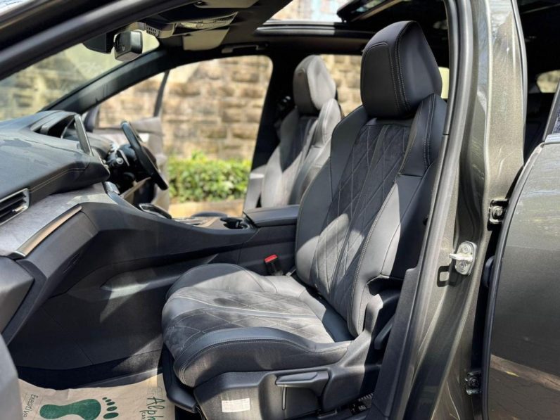 
								Peugeot 3008 GT full									