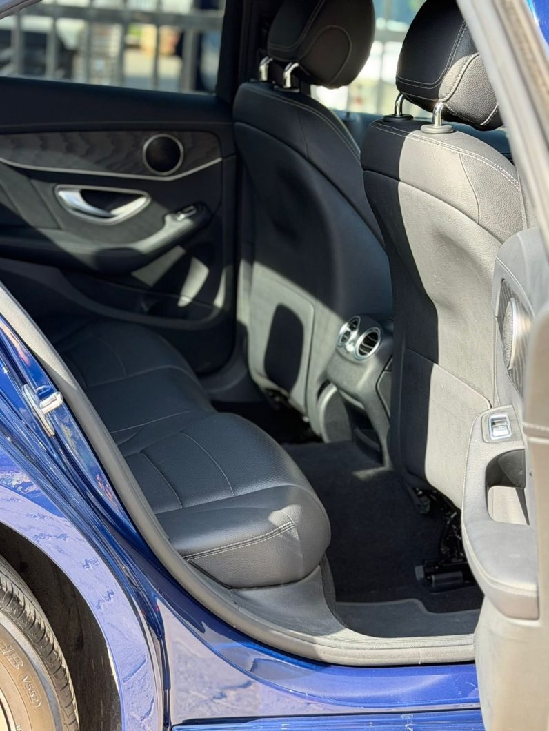 
								Mercedes Benz C200 full									