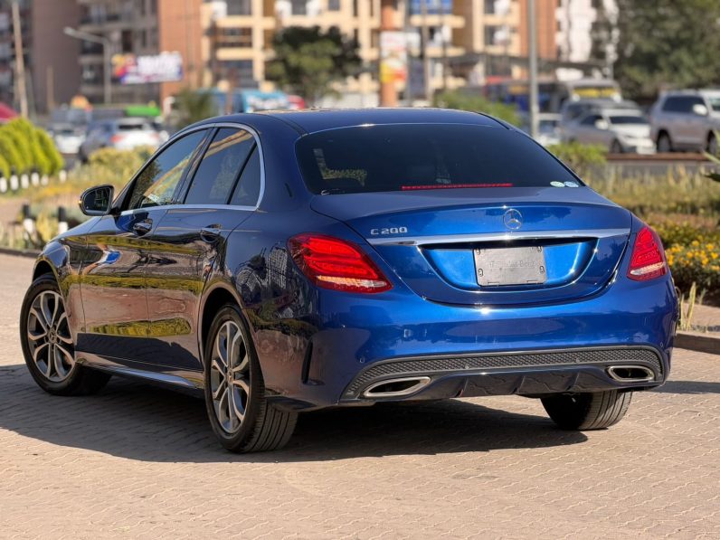 
								Mercedes Benz C200 full									