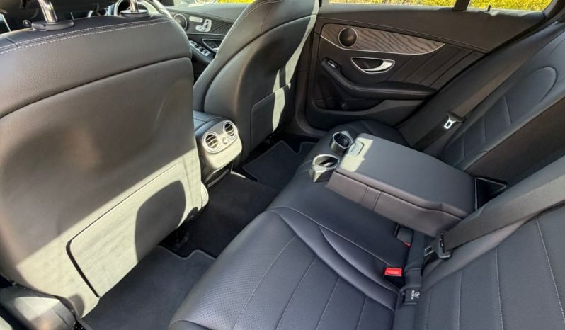 
								Mercedes Benz C200 full									