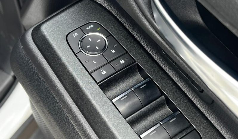 
								Toyota LandCruiser Prado J250 VXR full									