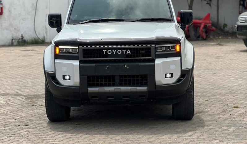 
								Toyota LandCruiser Prado J250 VXR full									