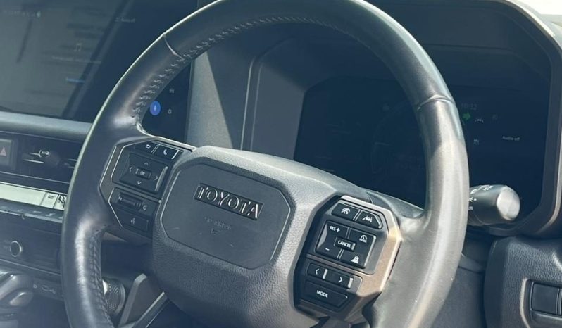 
								Toyota LandCruiser Prado J250 VXR full									