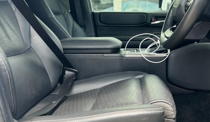 
								Toyota LandCruiser Prado J250 VXR full									