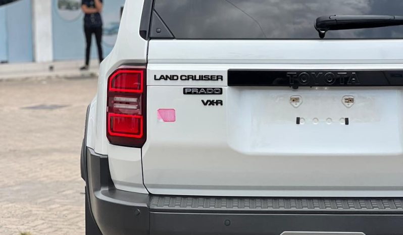 
								Toyota LandCruiser Prado J250 VXR full									