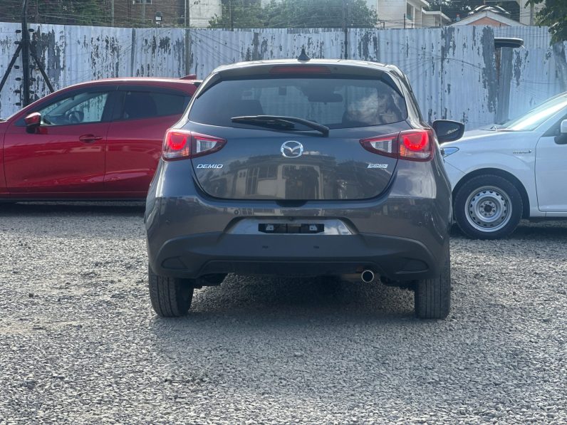 
								Mazda Demio full									