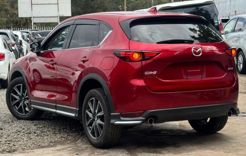 
								Mazda CX-5 full									