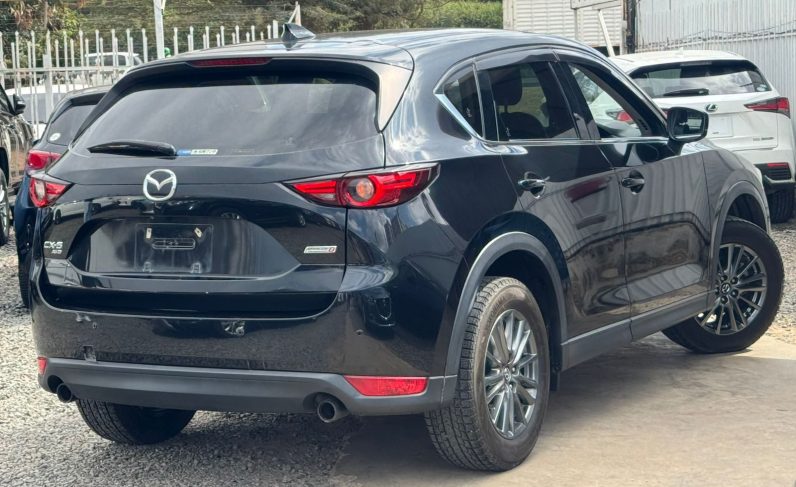 
								Mazda CX-5 full									