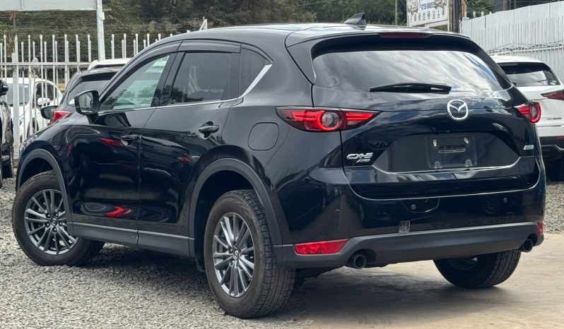 
								Mazda CX-5 full									