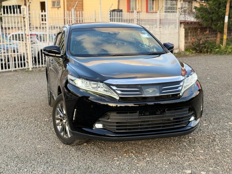 
								Toyota Harrier full									