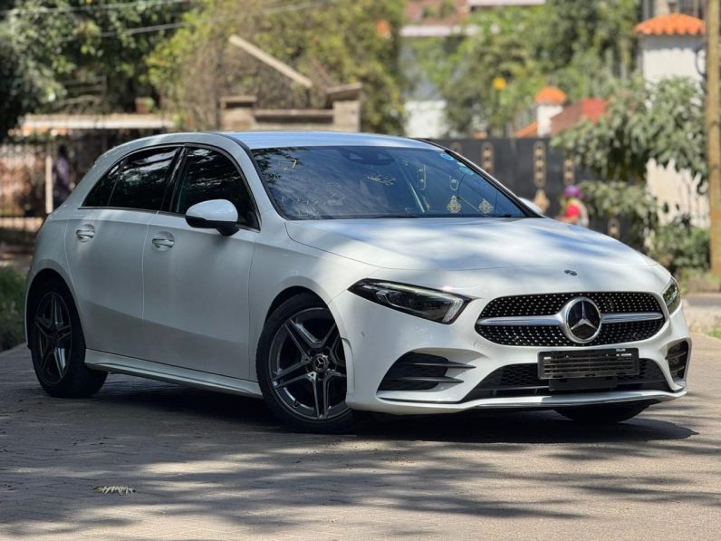 
								Mercedesbenz A180 full									