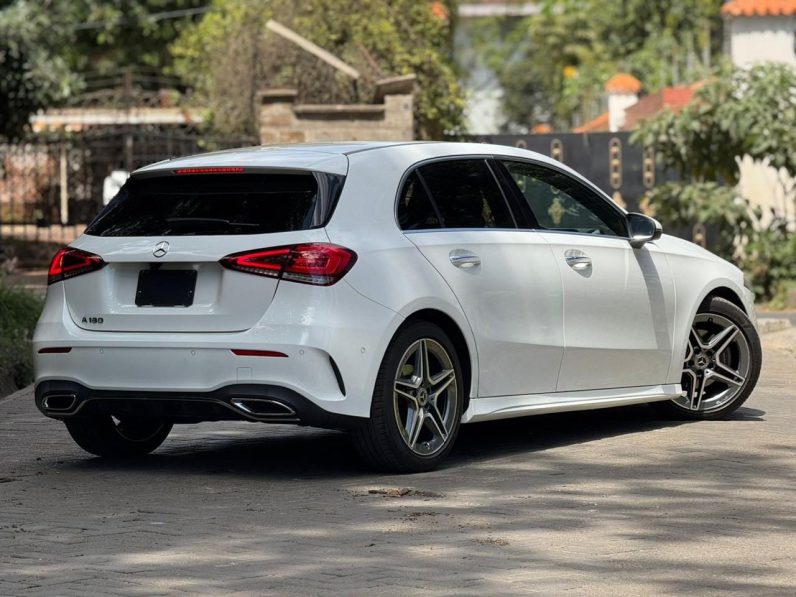 
								Mercedesbenz A180 full									