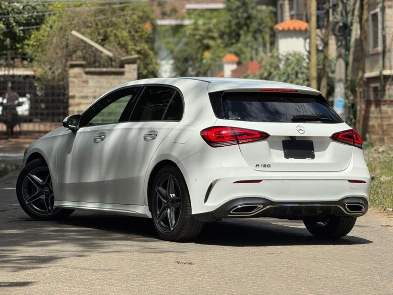 
								Mercedesbenz A180 full									