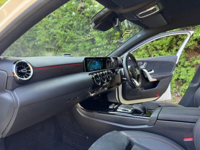 
								Mercedesbenz A180 full									