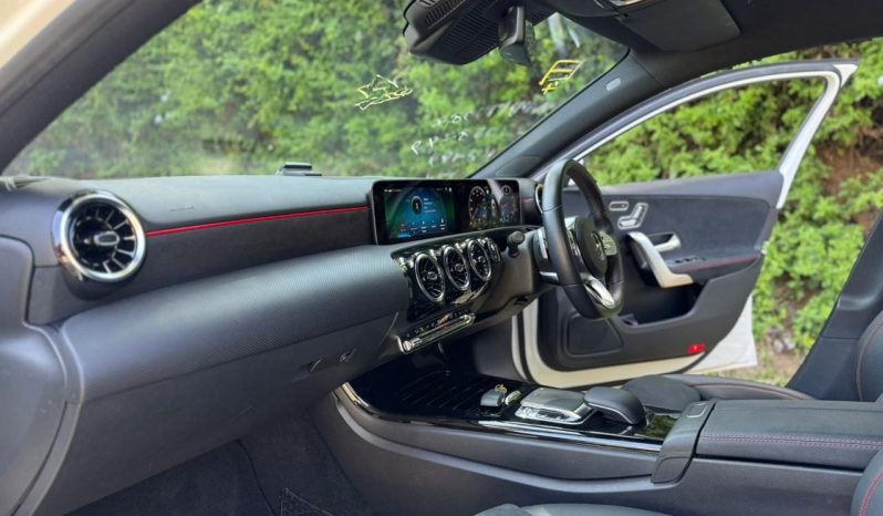 
								Mercedesbenz A180 full									