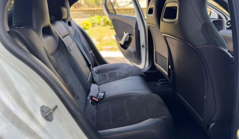 
								Mercedesbenz A180 full									