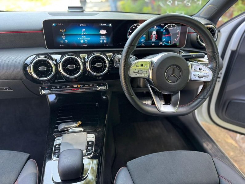 
								Mercedesbenz A180 full									