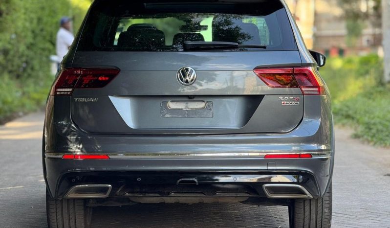 
								Volkswagen Tiguan R-Line full									