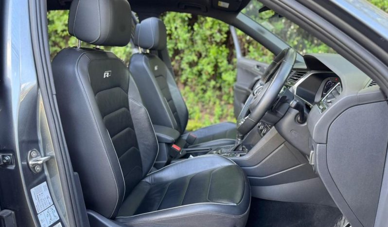 
								Volkswagen Tiguan R-Line full									