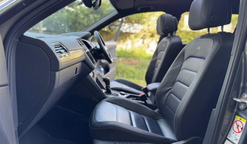 
								Volkswagen Tiguan R-Line full									