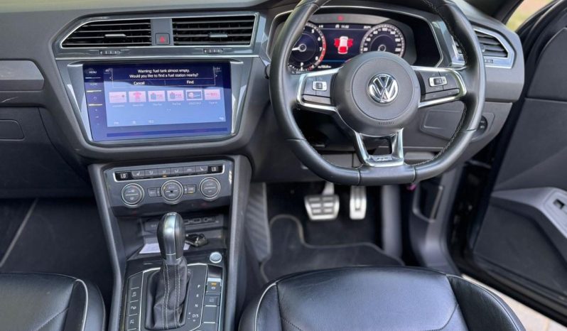 
								Volkswagen Tiguan R-Line full									