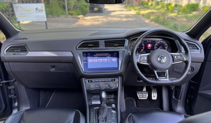 
								Volkswagen Tiguan R-Line full									