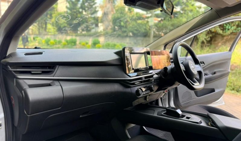 
								Nissan Note E-Power full									