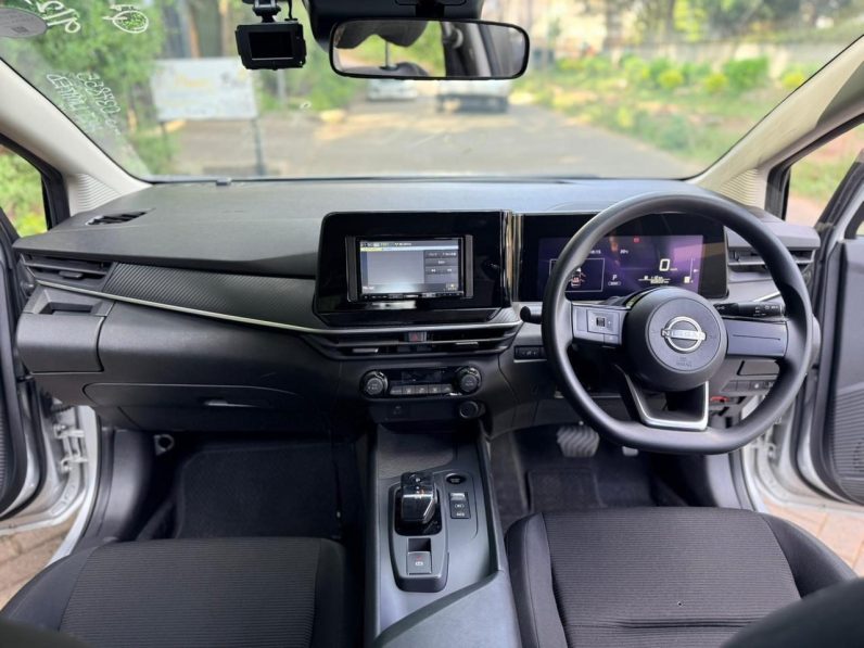 
								Nissan Note E-Power full									