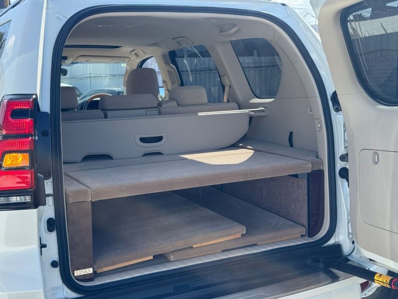 
								Toyota LandCruiser Prado TX full									