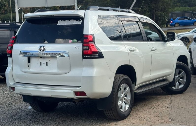 
								Toyota LandCruiser Prado TX full									