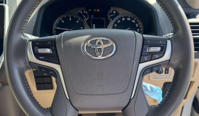 
								Toyota LandCruiser Prado TX full									