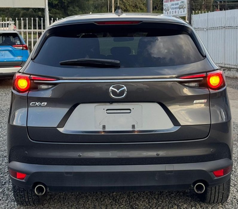 
								Mazda CX-8 full									