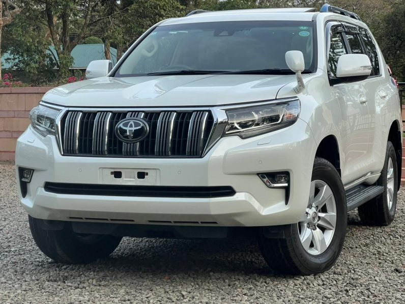 
								Toyota LandCruiser Prado TXL full									