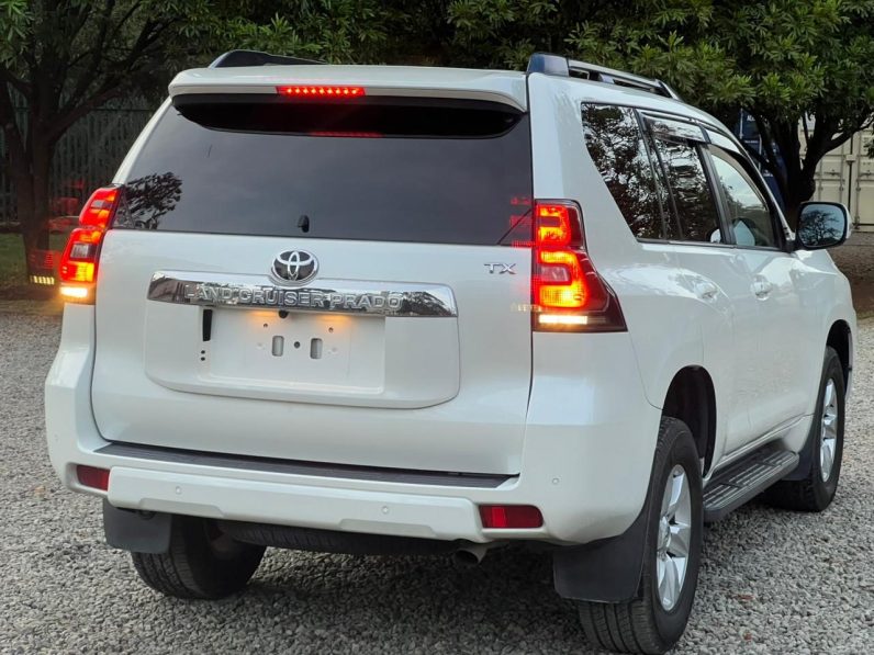 
								Toyota LandCruiser Prado TXL full									