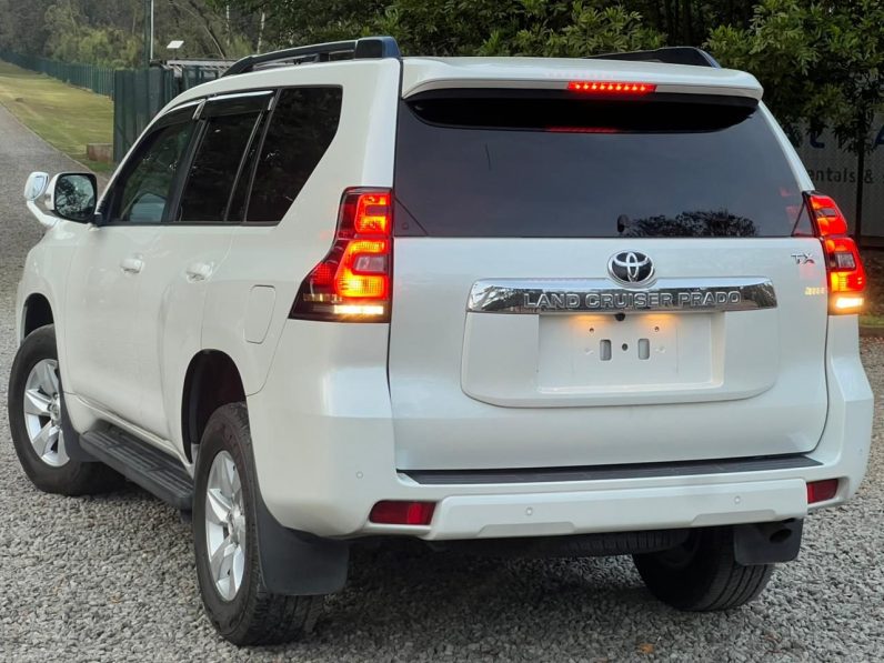 
								Toyota LandCruiser Prado TXL full									