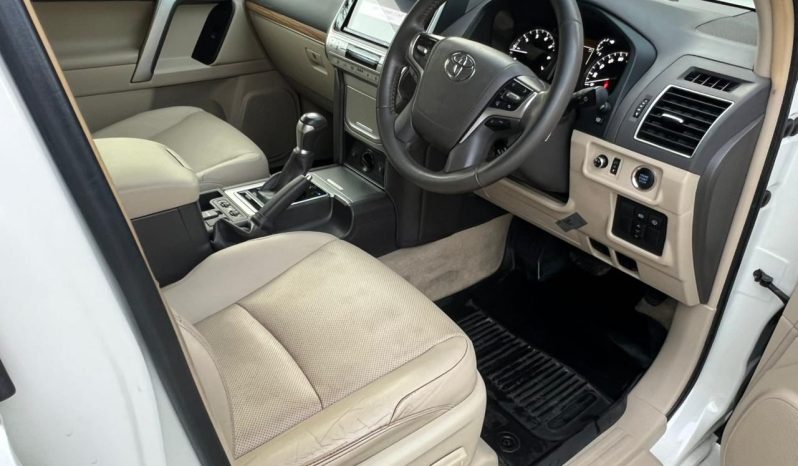 
								Toyota LandCruiser Prado TXL full									