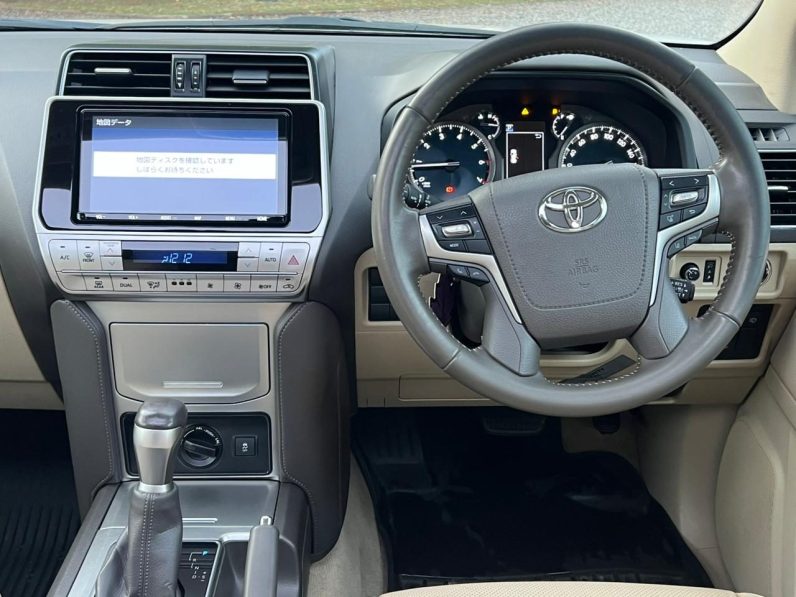 
								Toyota LandCruiser Prado TXL full									