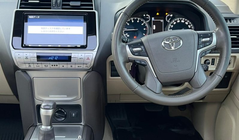 
								Toyota LandCruiser Prado TXL full									