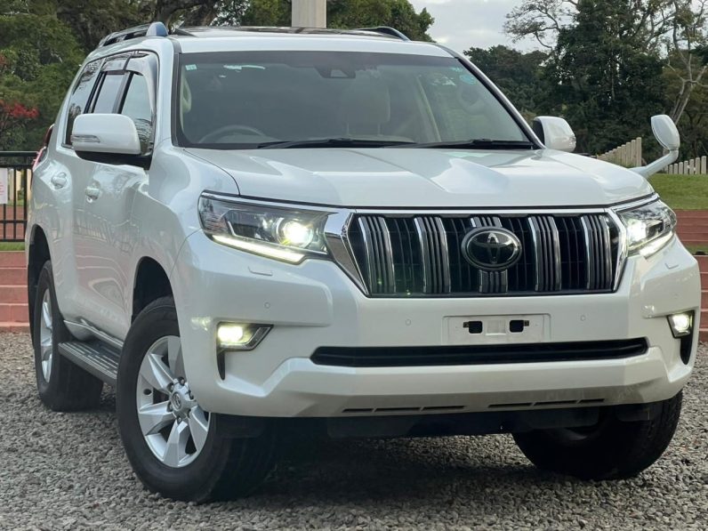 
								Toyota LandCruiser Prado TXL full									