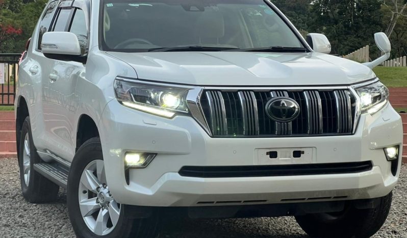 
								Toyota LandCruiser Prado TXL full									